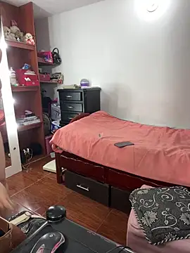 MariamGray1 online show from May 17, 2026, 10:04 am