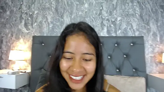 Snapshot of EuphoriaSavage chatting on November 5, 2025, 12:30 pm EuphoriaSavage online show from November 5, 2025, 12:30 pm