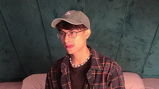 Aaron Eze online show from March 26, 2026, 12:14 pm