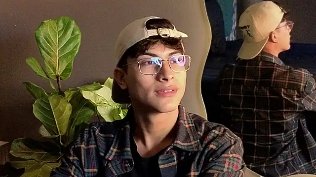 Aaron Eze online show from November 23, 2025, 8:52 pm