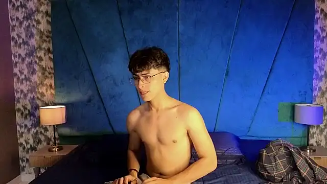 Aaron Eze online show from November 15, 2025, 9:08 pm