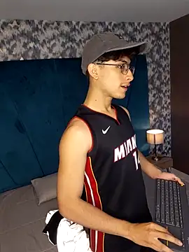 Aaron Eze online show from February 23, 2026, 9:04 pm