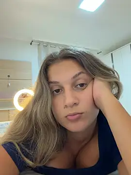 Snapshot of solmartins chatting on February 3, 2026, 11:21 pm solmartins online show from February 3, 2026, 11:21 pm