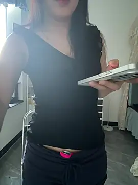 Snapshot of littlesluttycat chatting on May 29, 2026, 8:42 am littlesluttycat online show from May 29, 2026, 8:42 am
