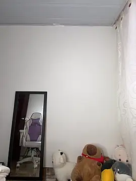 Snapshot of Midori_rosse chatting on May 27, 2026, 9:33 pm Midori rosse online show from May 27, 2026, 9:33 pm