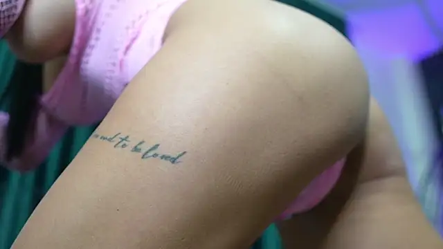 SpicyMaple  online show from October 27, 2025, 8:21 pm