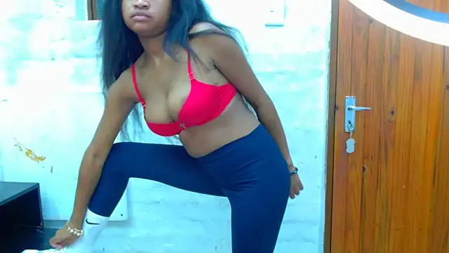 DaisyGirlxx online show from April 7, 2026, 6:43 pm