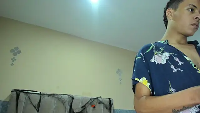 Xavier Fox    online show from October 17, 2025, 5:22 am