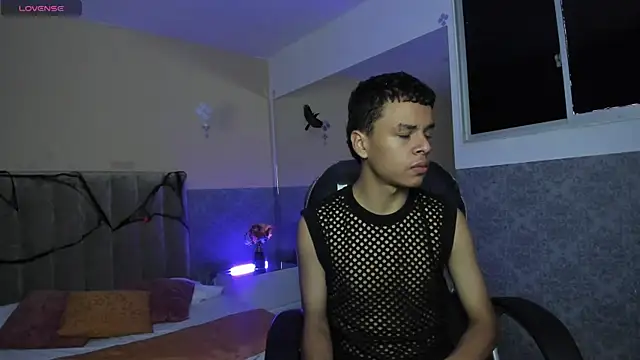 Xavier Fox    online show from November 2, 2025, 12:54 pm