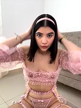 Julietalcl online show from November 11, 2025, 9:20 pm