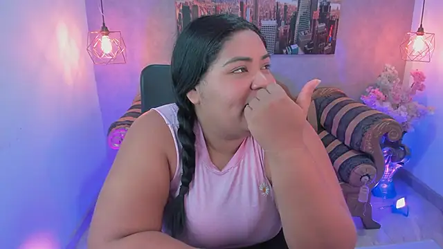 Sara clk online show from March 17, 2026, 6:33 pm