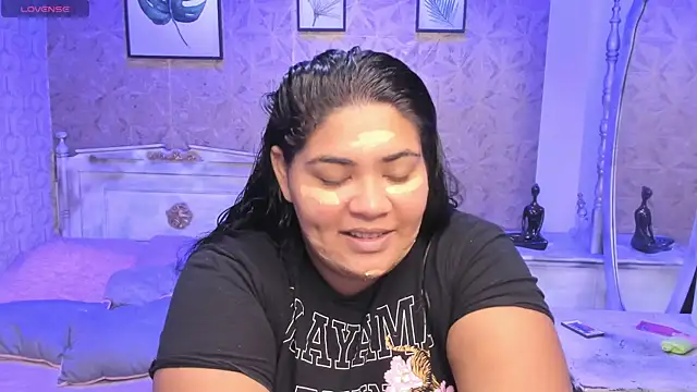 Sara clk online show from April 14, 2026, 8:03 pm