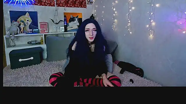 Snapshot of whoalexxa chatting on November 10, 2025, 4:23 pm whoalexxa online show from November 10, 2025, 4:23 pm