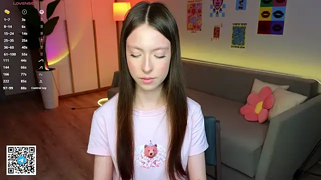 Yasmin Kass online show from April 4, 2026, 7:26 am