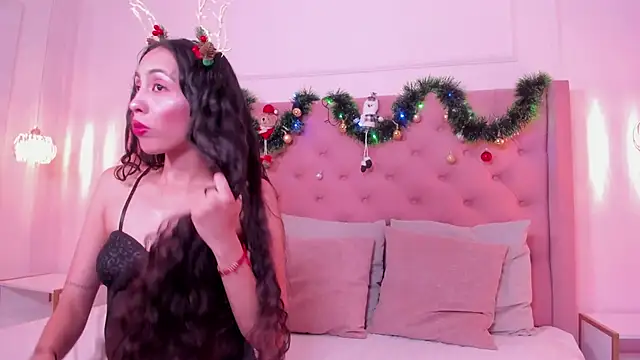  hanna bakerr  online show from December 1, 2025, 6:42 pm