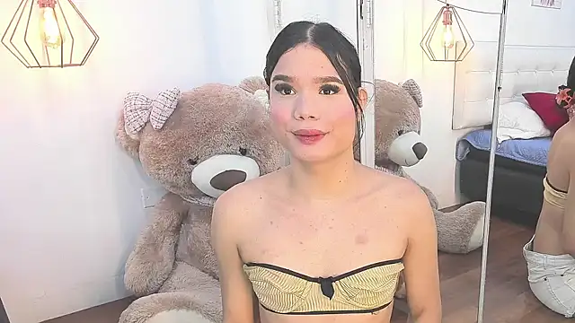 Snapshot of Alanna_miaw chatting on November 15, 2025, 10:58 pm Alanna miaw online show from November 15, 2025, 10:58 pm