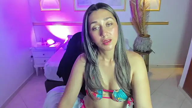 karlyy  online show from February 4, 2026, 7:09 pm