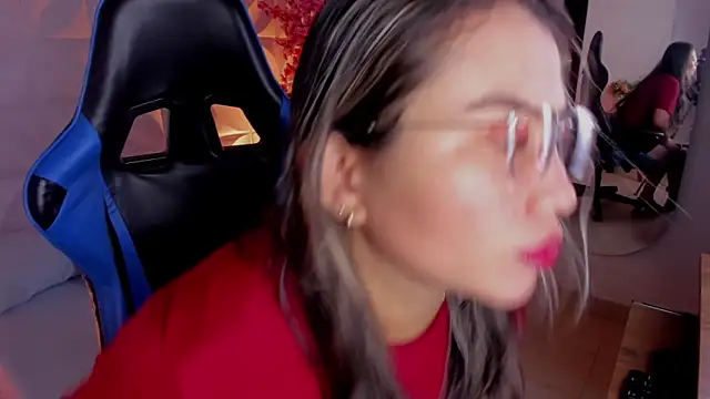 Snapshot of clara_luu_ chatting on February 28, 2026, 7:13 pm clara luu online show from February 28, 2026, 7:13 pm