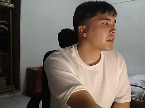 CuteAlexBoy online show from February 8, 2026, 3:32 pm