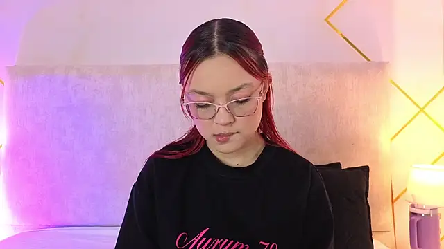 Snapshot of Martinaa_Garcia chatting on May 25, 2026, 7:45 pm Martinaa Garcia online show from May 25, 2026, 7:45 pm