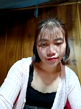 Snapshot of omai-ngot chatting on October 22, 2025, 12:15 pm omai-ngot online show from October 22, 2025, 12:15 pm