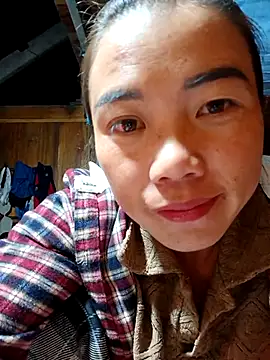 Snapshot of omai-ngot chatting on November 25, 2025, 1:33 pm omai-ngot online show from November 25, 2025, 1:33 pm