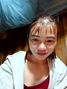 Snapshot of omai-ngot chatting on November 4, 2025, 2:43 pm omai-ngot online show from November 4, 2025, 2:43 pm