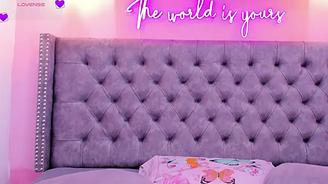 Sophiia 77 online show from November 23, 2025, 1:15 am