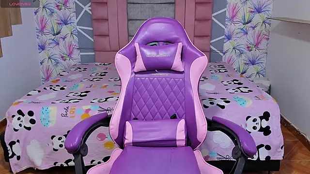 AdelaidaManson18 online show from December 15, 2025, 3:12 am