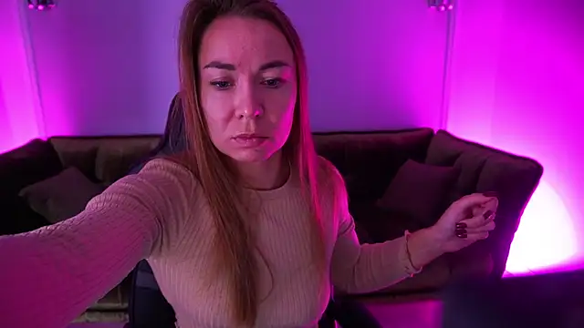 Snapshot of VixenMuse chatting on November 13, 2025, 8:57 pm VixenMuse online show from November 13, 2025, 8:57 pm