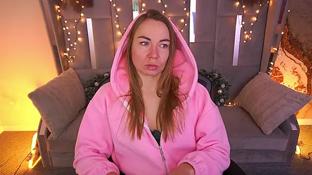 VixenMuse online show from February 3, 2026, 2:53 am