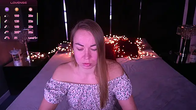 VixenMuse online show from February 11, 2026, 9:36 pm