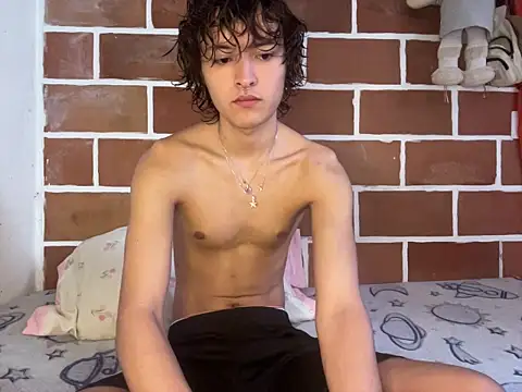 JoelnClouds online show from April 16, 2026, 5:03 pm