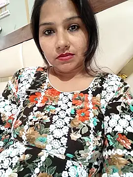 Snapshot of Vanshika1432 chatting on October 16, 2025, 10:12 am Vanshika1432 online show from October 16, 2025, 10:12 am