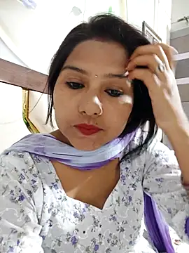 Snapshot of Vanshika1432 chatting on October 17, 2025, 5:33 am Vanshika1432 online show from October 17, 2025, 5:33 am