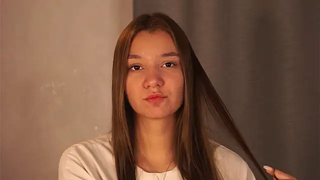 BrynnHolverson online show from October 16, 2025, 7:11 pm