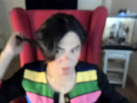 GoldenTs69 online show from November 12, 2025, 9:13 am