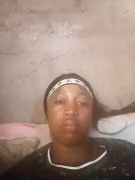 Bretbooty23 online show from October 21, 2025, 7:08 am