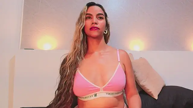 Karina chastillo online show from March 3, 2026, 7:54 pm