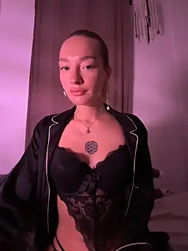 Snapshot of versediamond chatting on November 9, 2025, 12:03 am versediamond online show from November 9, 2025, 12:03 am