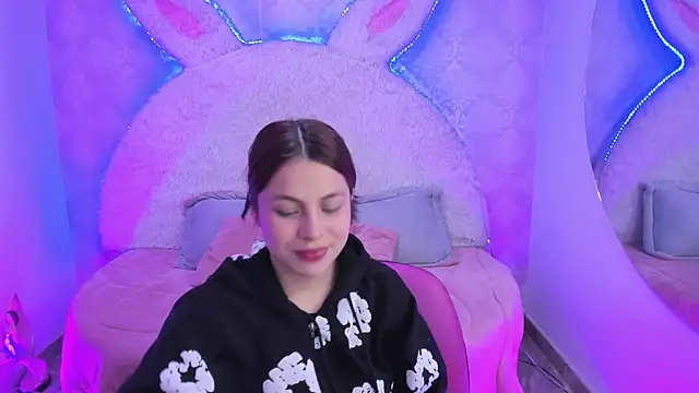 Snapshot of valentina_clk chatting on February 13, 2026, 1:11 pm valentina clk online show from February 13, 2026, 1:11 pm