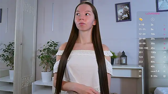 Snapshot of MayaHjelm chatting on November 27, 2025, 5:41 am MayaHjelm online show from November 27, 2025, 5:41 am