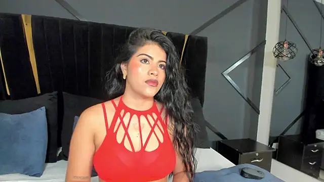 mia canoo online show from November 3, 2025, 1:47 pm