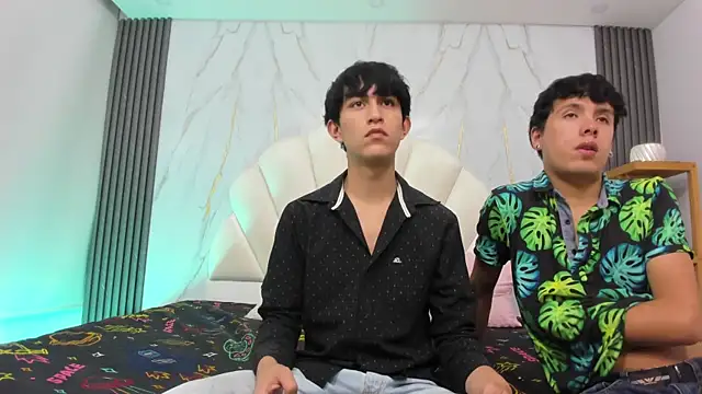 hoot booys  online show from December 4, 2025, 7:35 pm