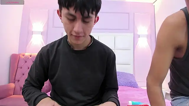 hoot booys  online show from March 19, 2026, 8:31 pm