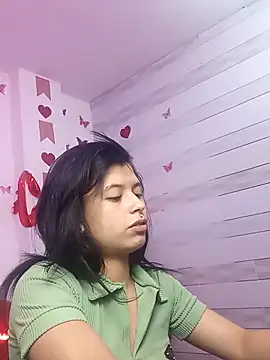 petite coral online show from December 22, 2025, 1:17 am