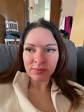 kinkysarahx online show from April 11, 2026, 1:59 pm