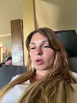 kinkysarahx online show from May 25, 2026, 2:05 pm