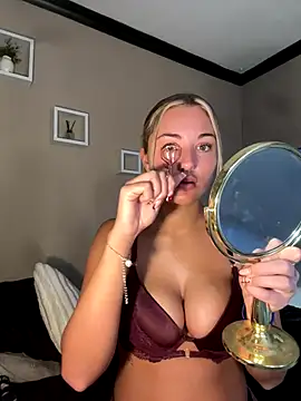 LaceyMilliexoxo online show from November 26, 2025, 10:26 am