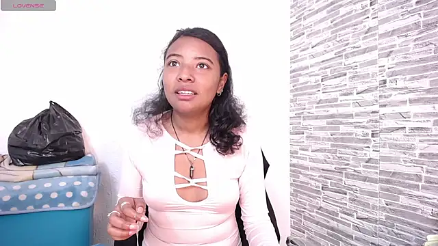 Zoe Rider online show from November 17, 2025, 12:42 pm